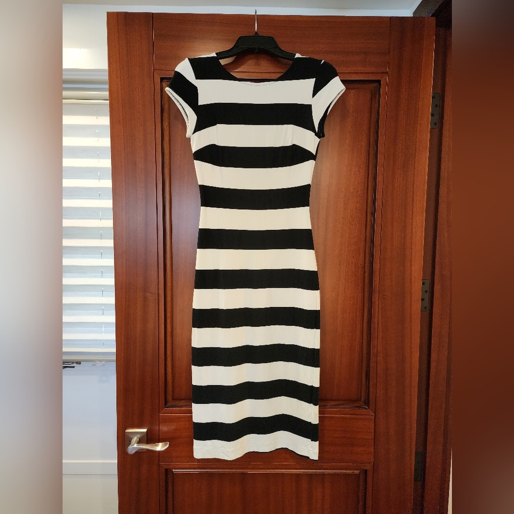 Zara Trafaluc black & white striped midi dress size M